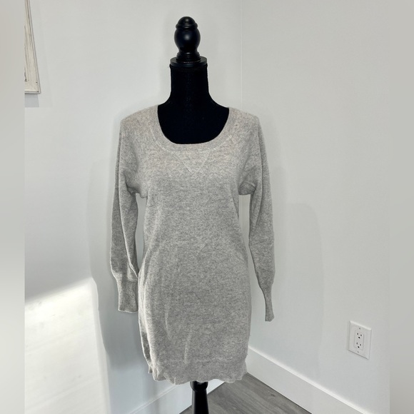 Aqua 100% Cashmere Gray Long Sleeve Dress - Picture 1 of 6